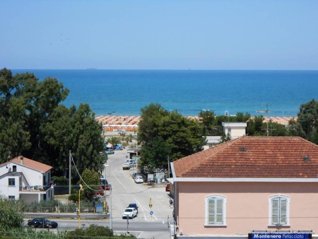Via Mediterraneo 39 Casa Vacanze Petacciato Bagian luar foto
